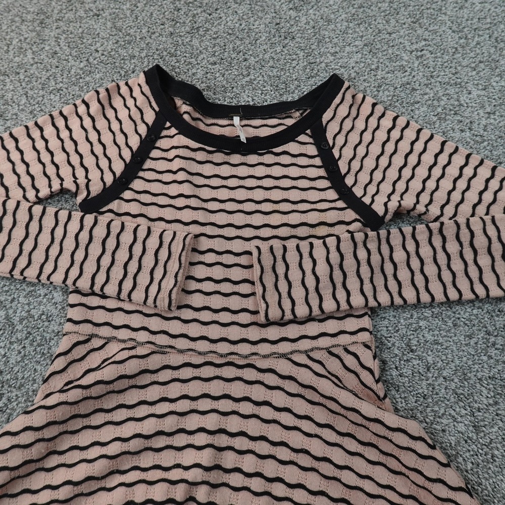 Free People Shirt Womens XS Pink Striped Knit Long Sleeve Peplum Boho‎ Preppy
